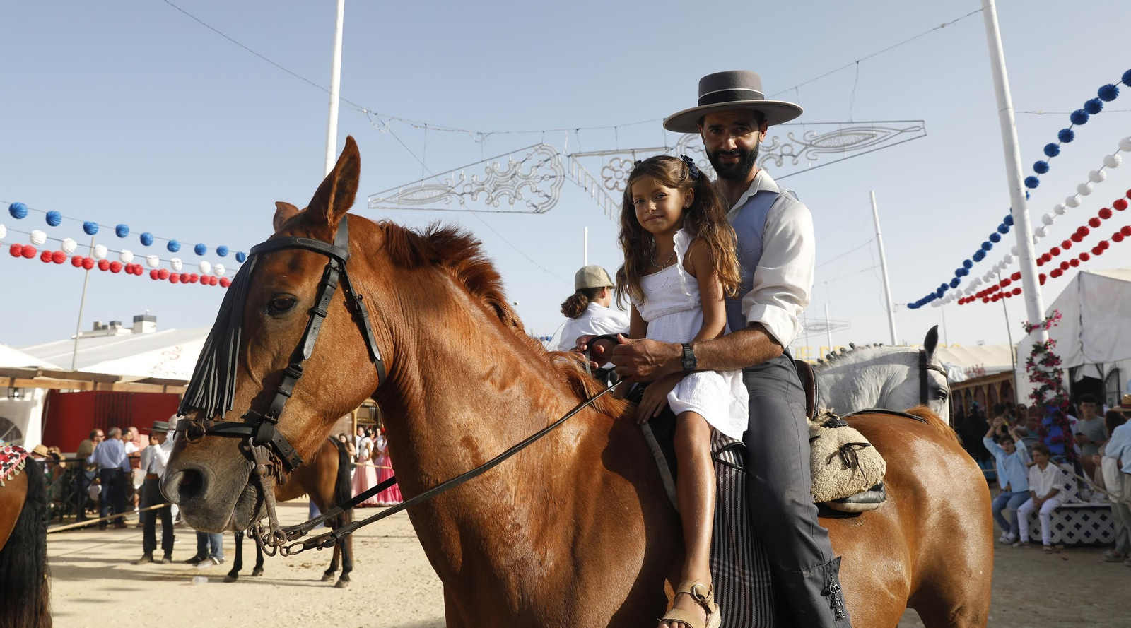 Búscate en las fotos del viernes en la Feria de Tarifa