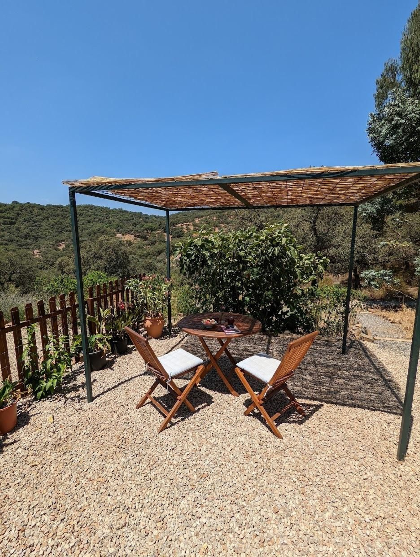 Desconectar en la Sierra de Huelva: así es la casa autosuficiente en la que relajarse en la naturaleza