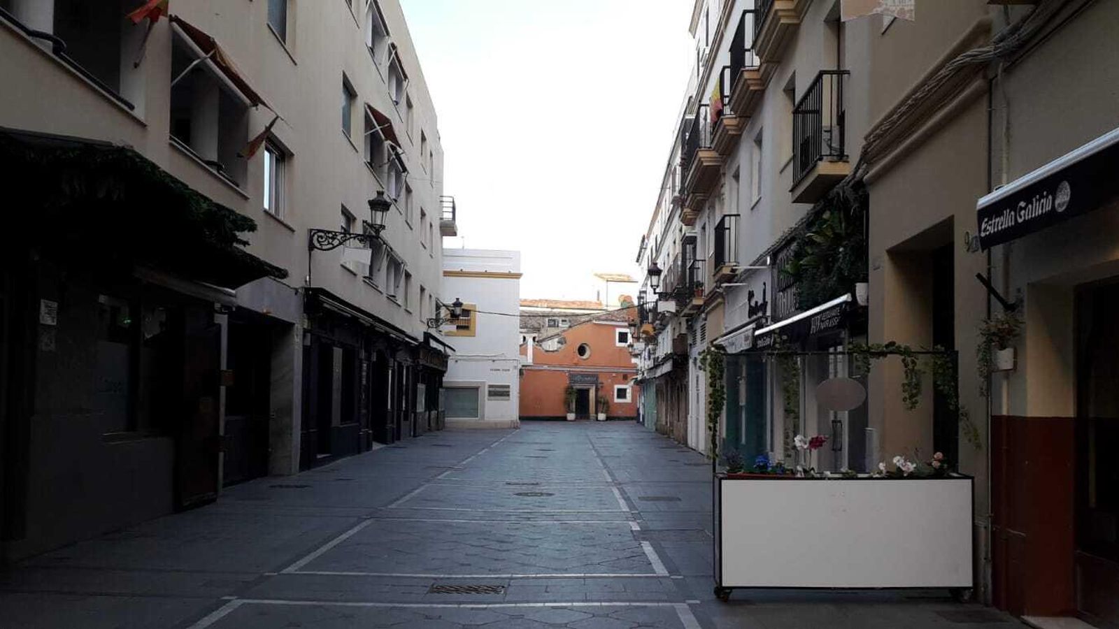 Aspecto que presentaba esta tarde la calle Misericordia.