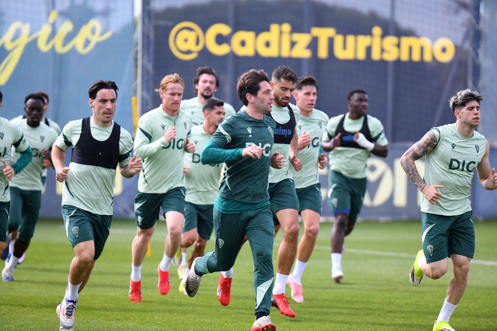 La plantilla ya conoce dos nuevas fechas del calendario de Liga.