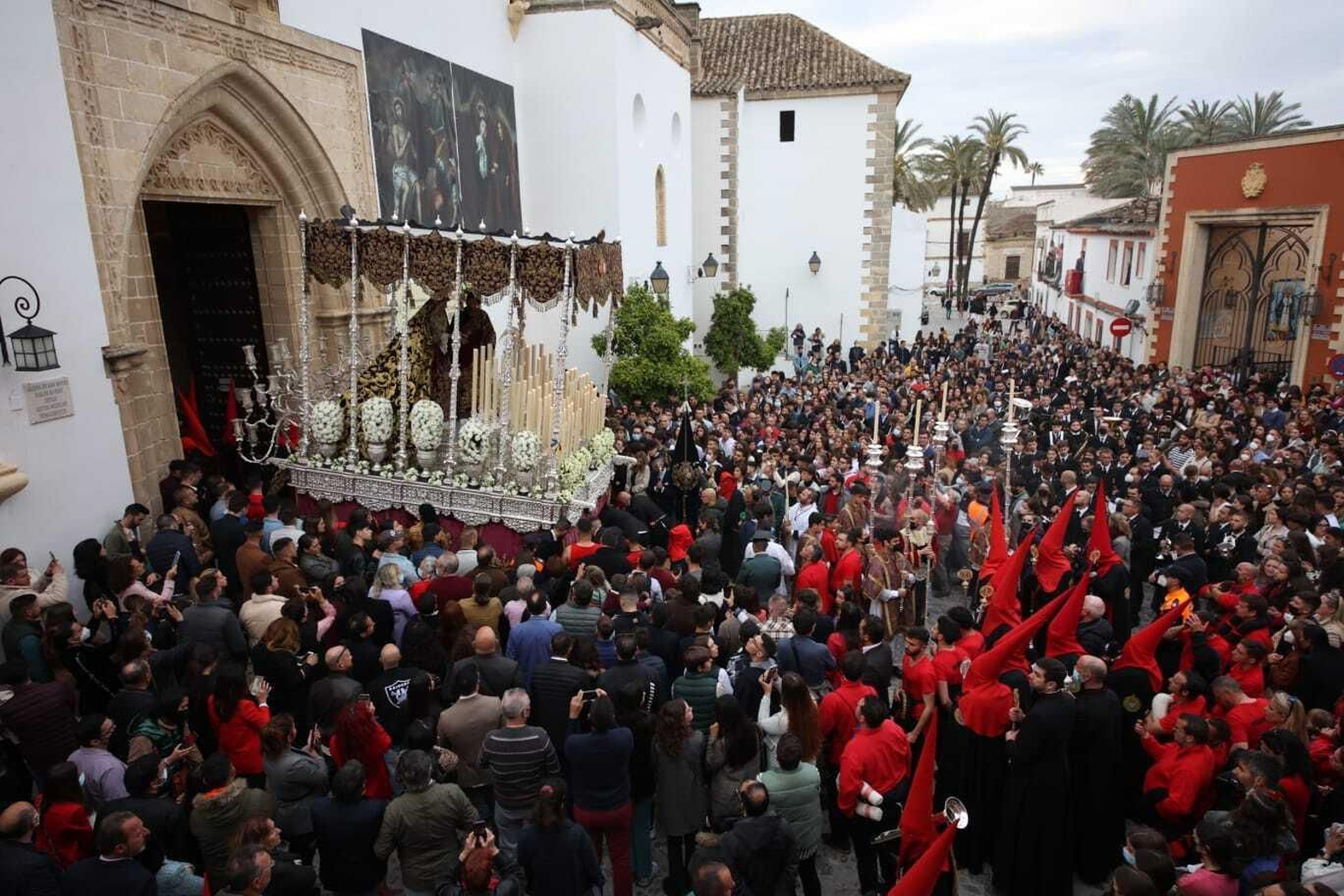 El palio del Desconsuelo, durante una salida procesional del Martes Santo.