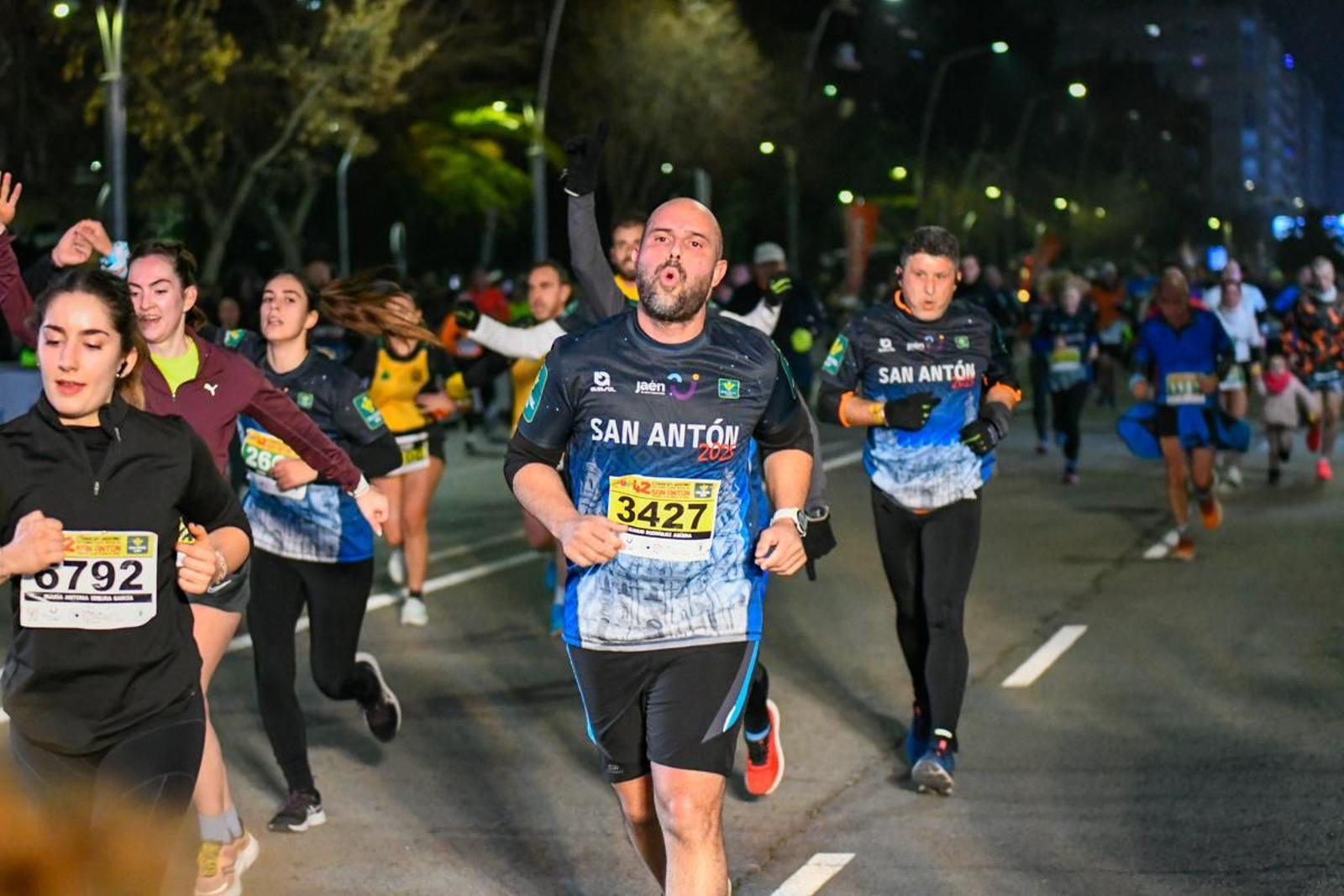 En imágenes: búscate en tu llegada a meta de la Carrera de San Antón 2025 (9)