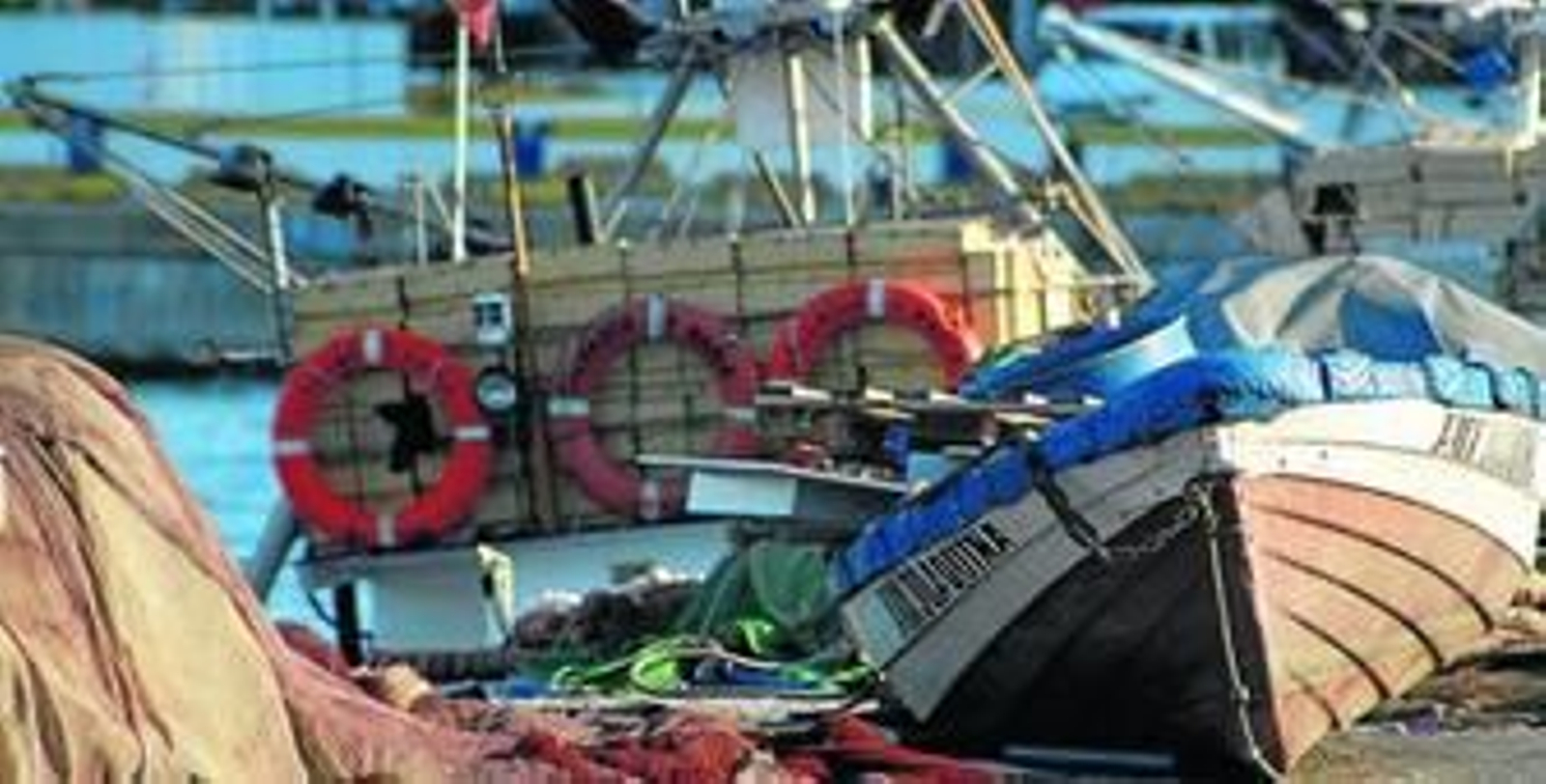 Imagen de barcos pesqueros en el puerto de Algeciras.