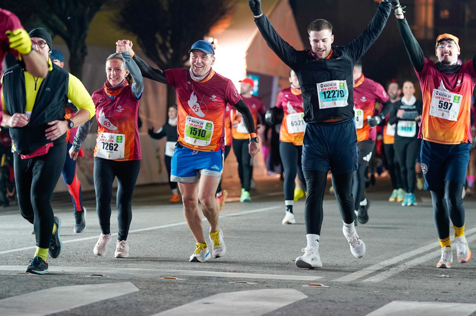 En imágenes: búscate en tu llegada a meta de la Carrera de San Antón 2026 (1)