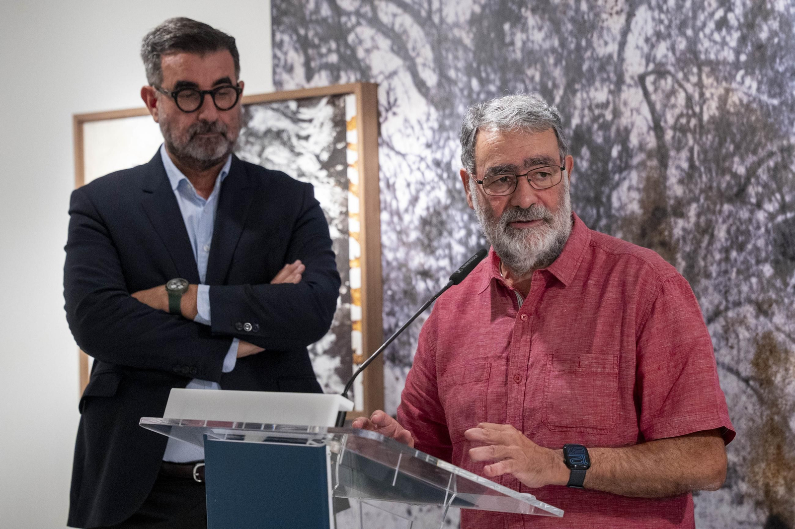 El comisario Sema D'Acosta y el artista Joan Fontcuberta presentan la exposición Háptica de la Fundación Unicaja
