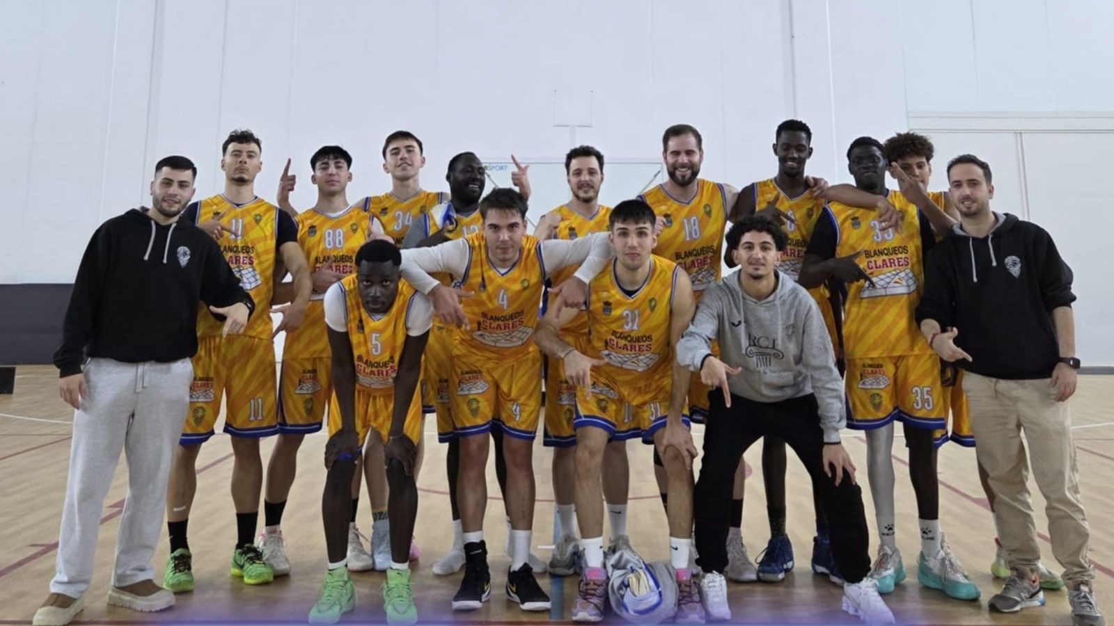 El conjunto mojonero celebra un nuevo triunfo en el campeonato liguero.