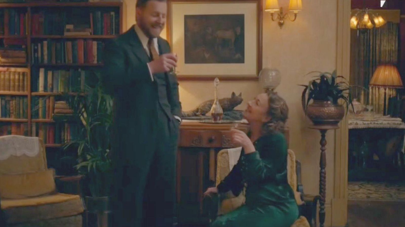 Un vino que no falta en 'Todas las criaturas grandes y pequeñas' (2020).