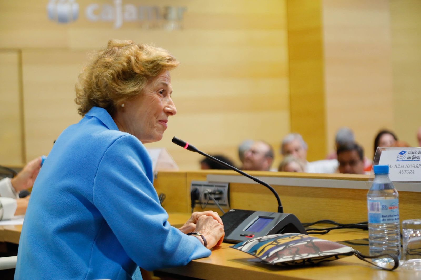 Imágenes de Diario de los Libros, con Julia Navarro