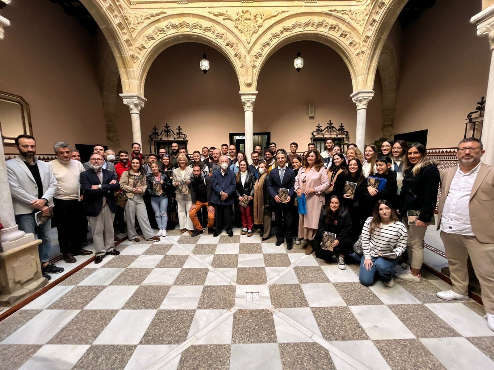 Asistentes a la presentación de un nuevo volumen de la Revista de Flamencología de la Cátedra.