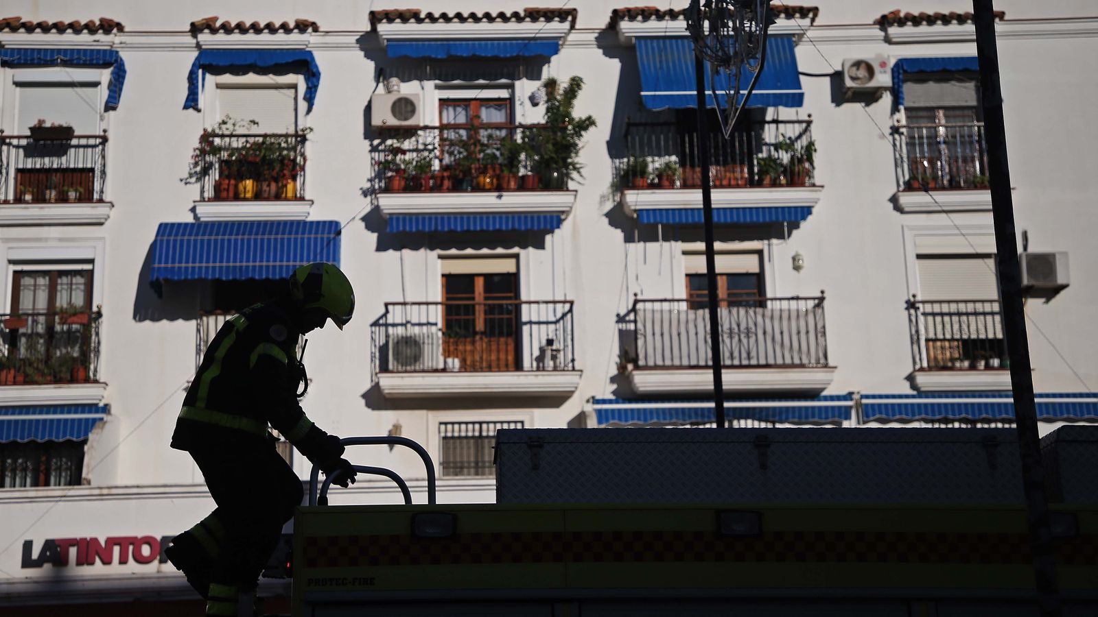 Fotos del incendio del restaurante Balvanera en Algeciras