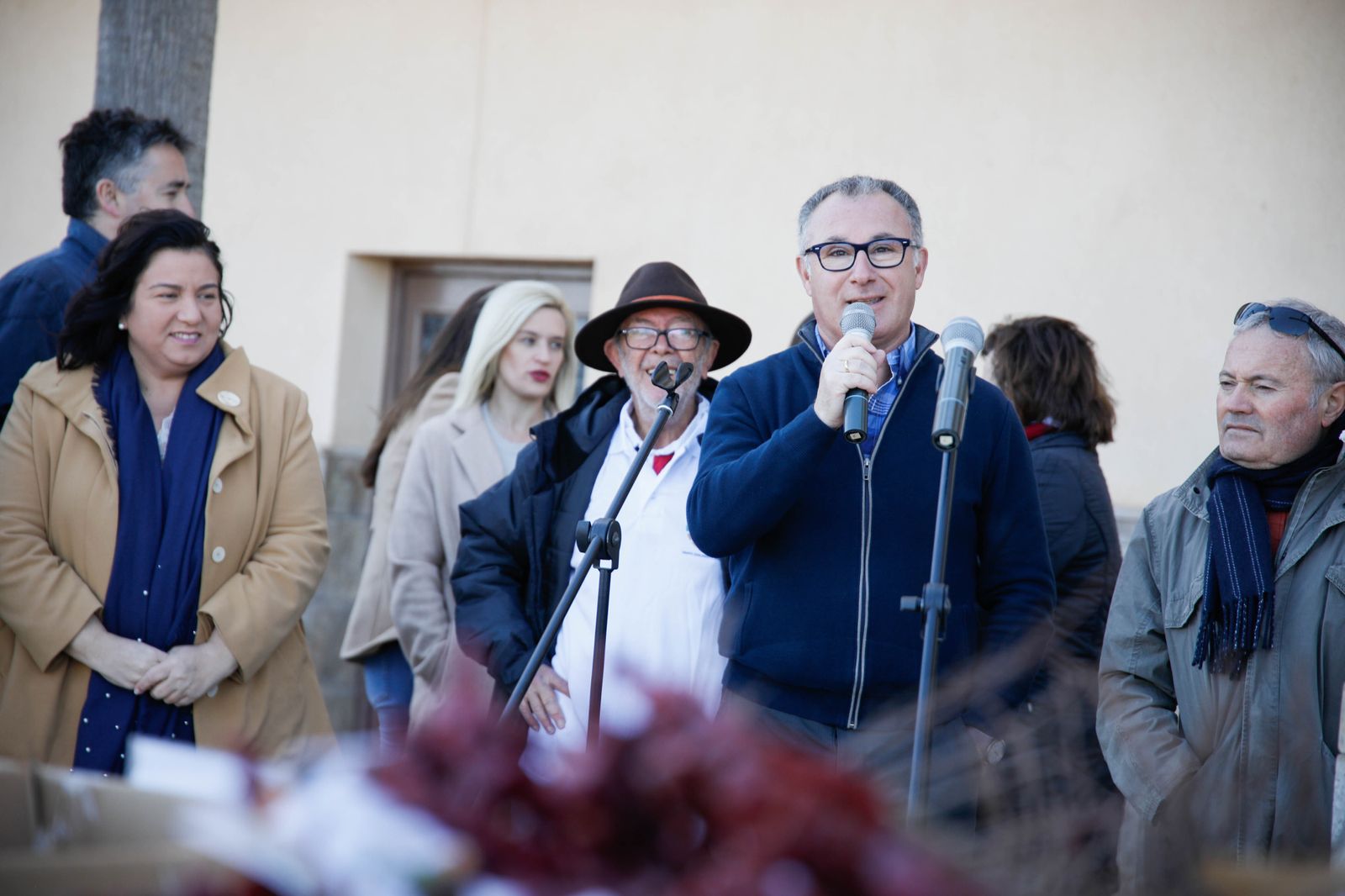Imágenes del reparto de Parras en Alhama de Almería