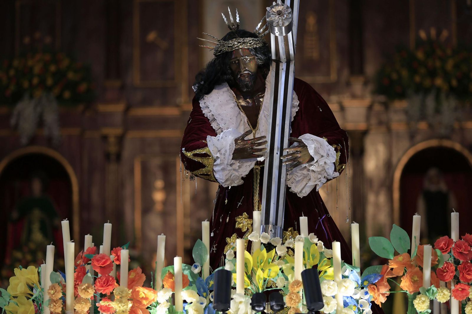 El Cristo Negro de Portobelo es venerado por sus milagros en Panamá