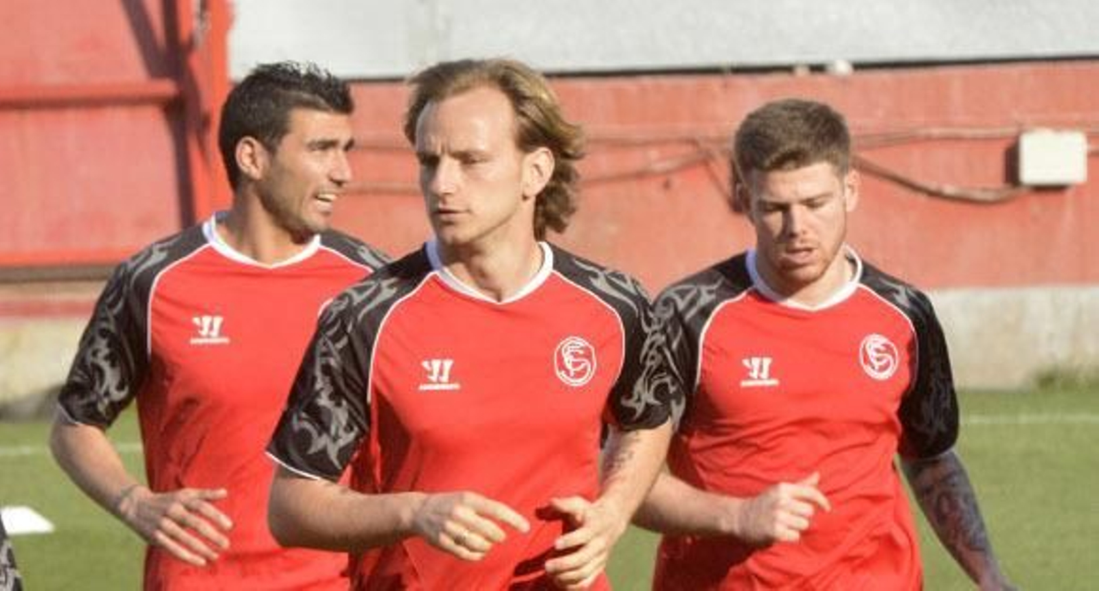 Recta final para Rakitic y Alberto