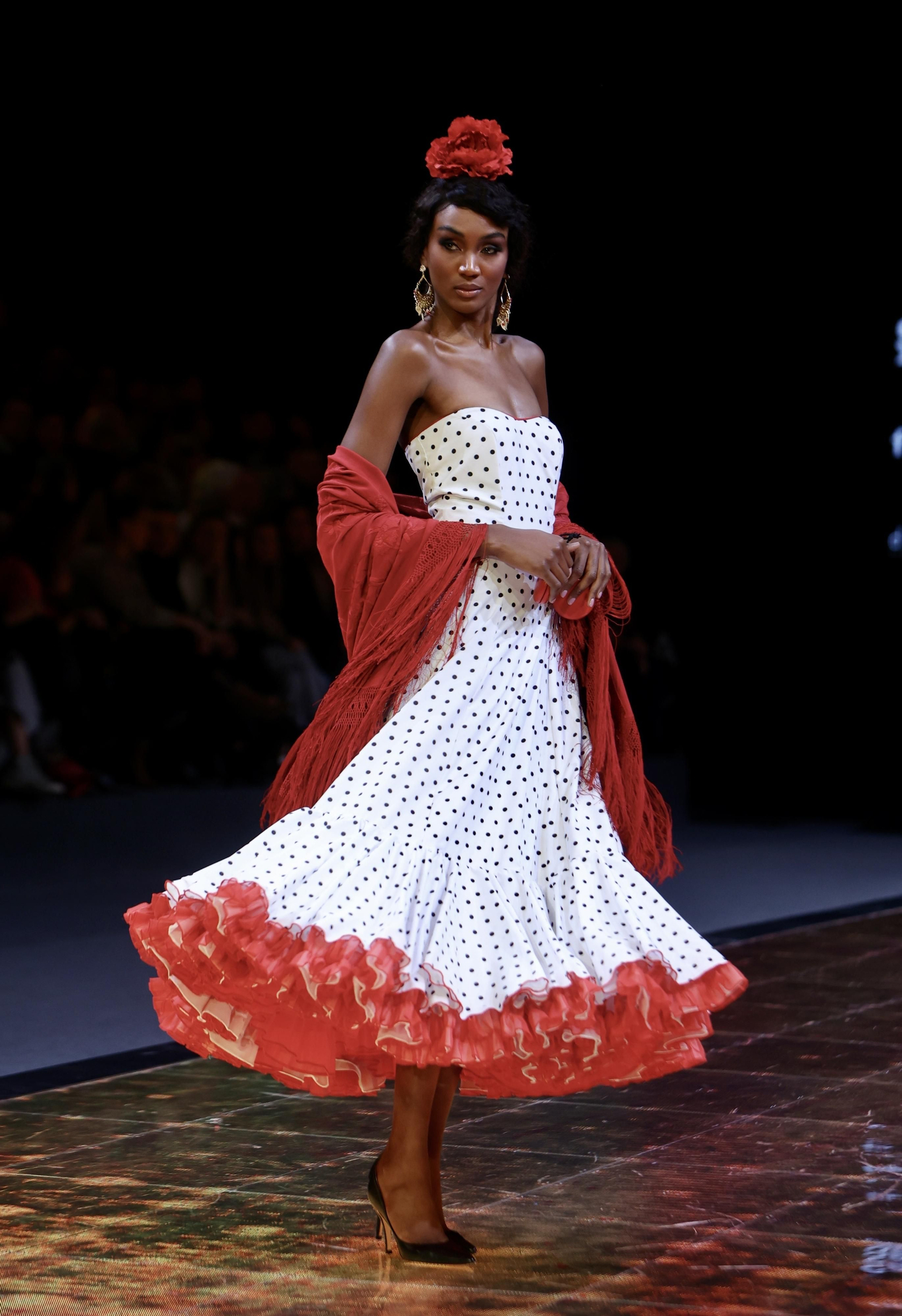 Desfile de Maricruz &Montecarlo en SIMOF, todas las fotos