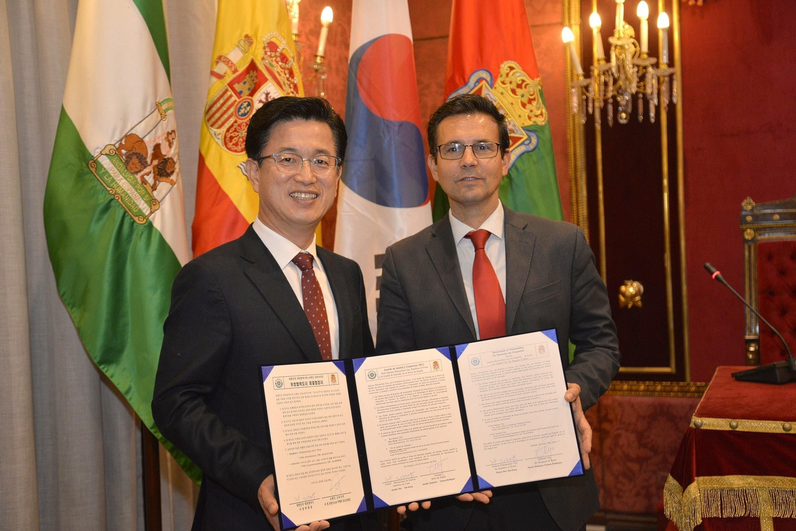Her Tae-Jeong y Francisco Cuenca.