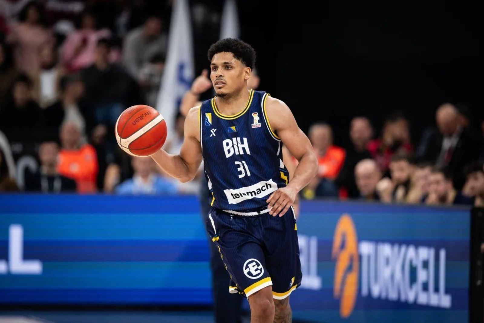 Mucho protagonismo de Castañeda y Sulejmanovic en el Turquía-Bosnia