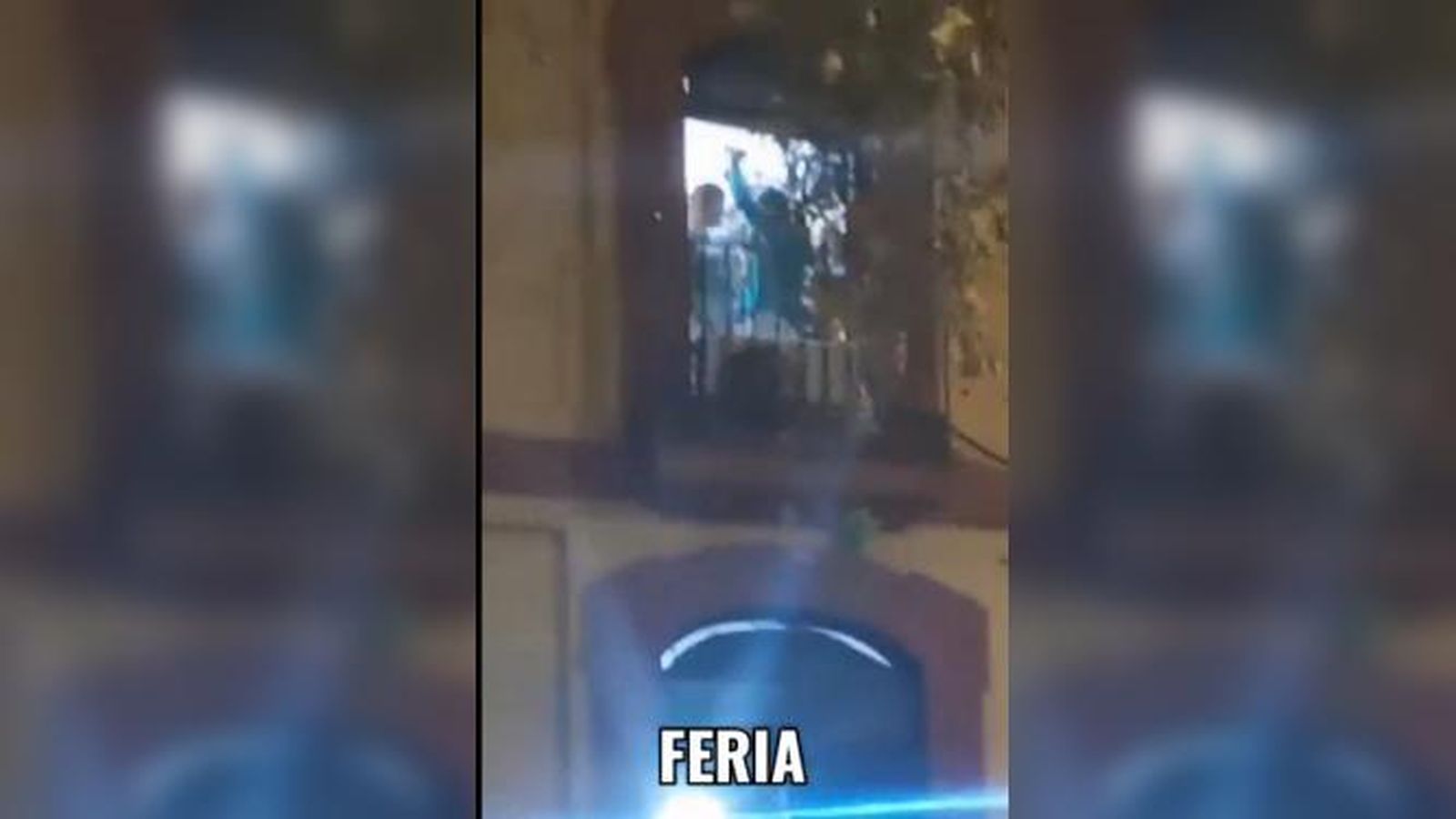 Imagen de las mujeres que bailan en la vivienda.