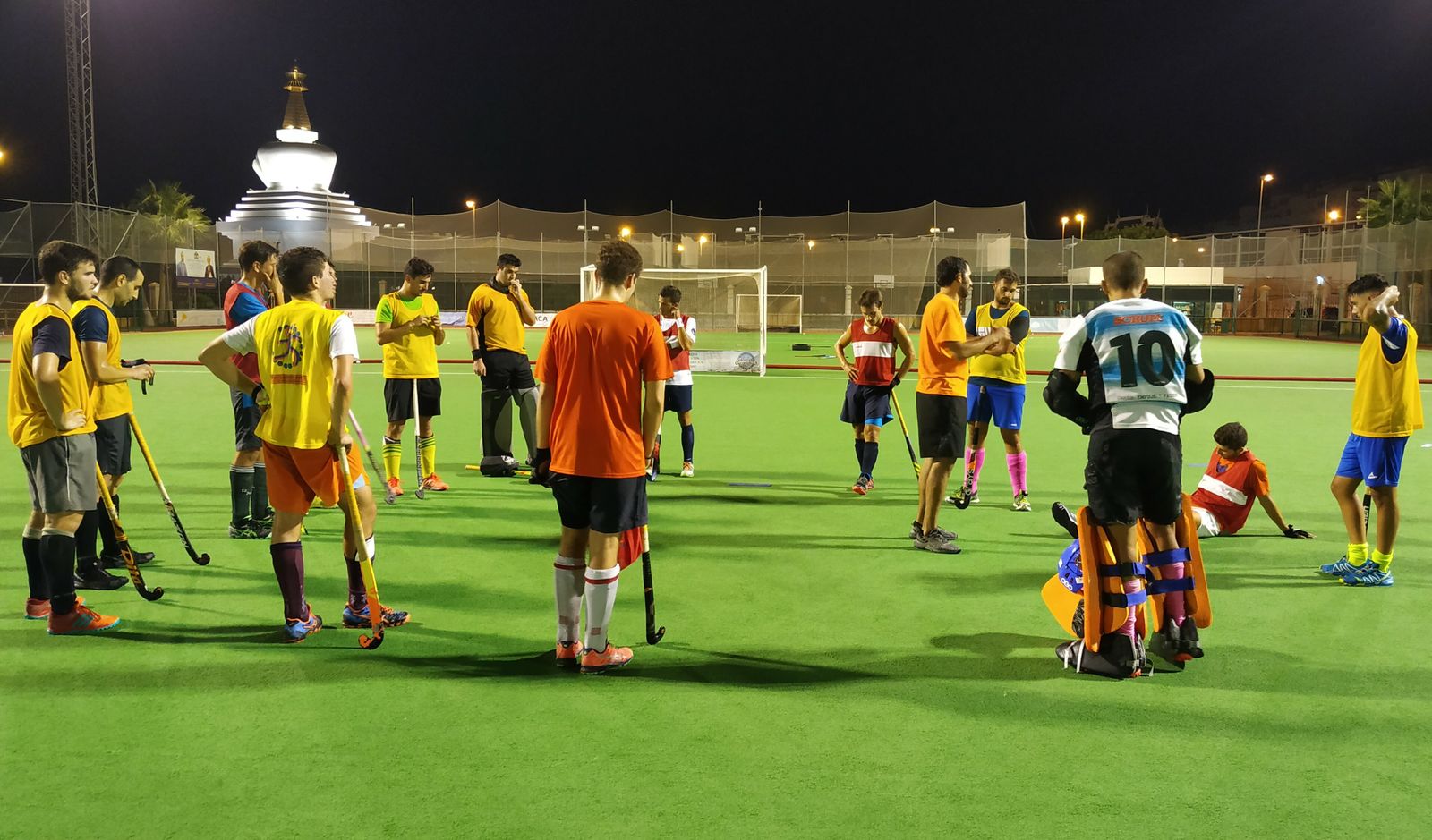 Un entrenamiento del Hockey Benalmádena.
