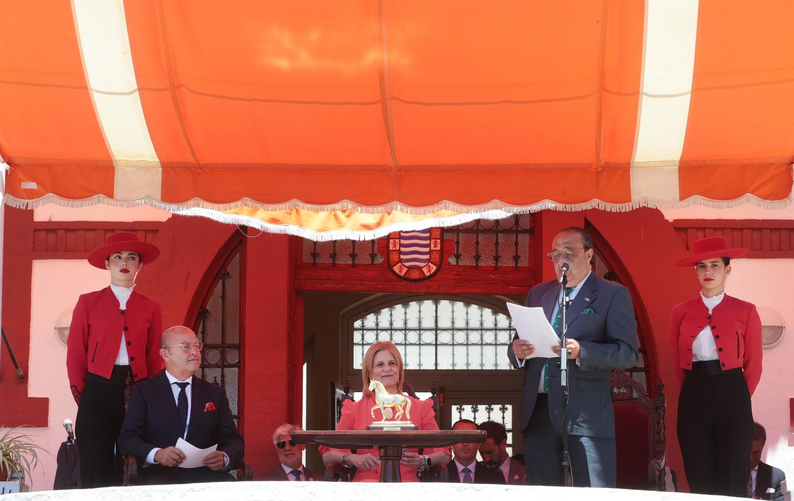 Entrega del Caballo de Oro Jerez 2024 a Francisco Dorante