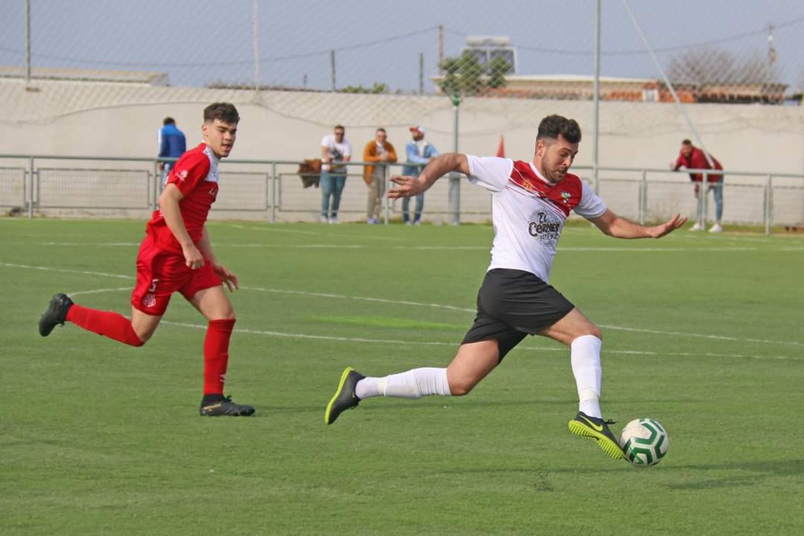 El delantero Rafa Delgado se ha convertido en nuevo jugador del Jerez Industrial.