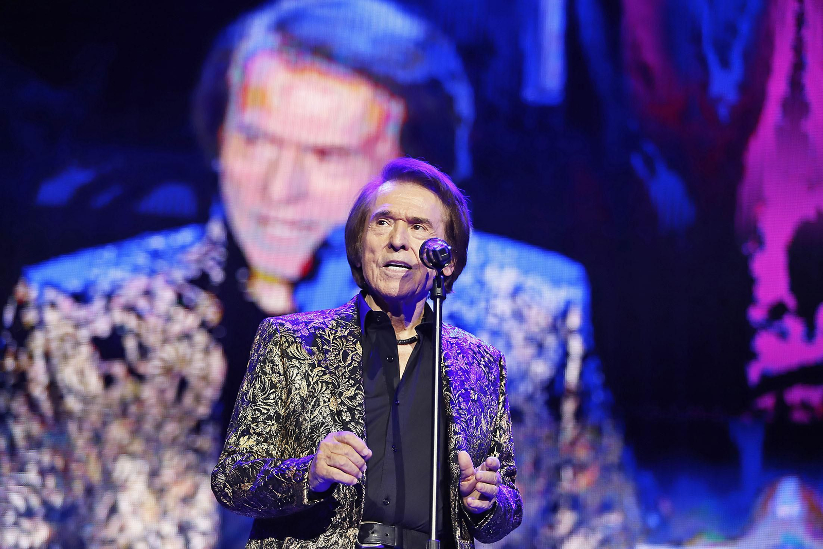 Imágenes del concierto de Rafael en el foro Iberoamericano de La Rábida