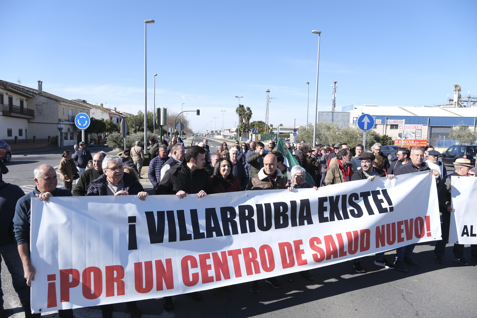 La protesta de los vecinos de Villarrubia, en imágenes
