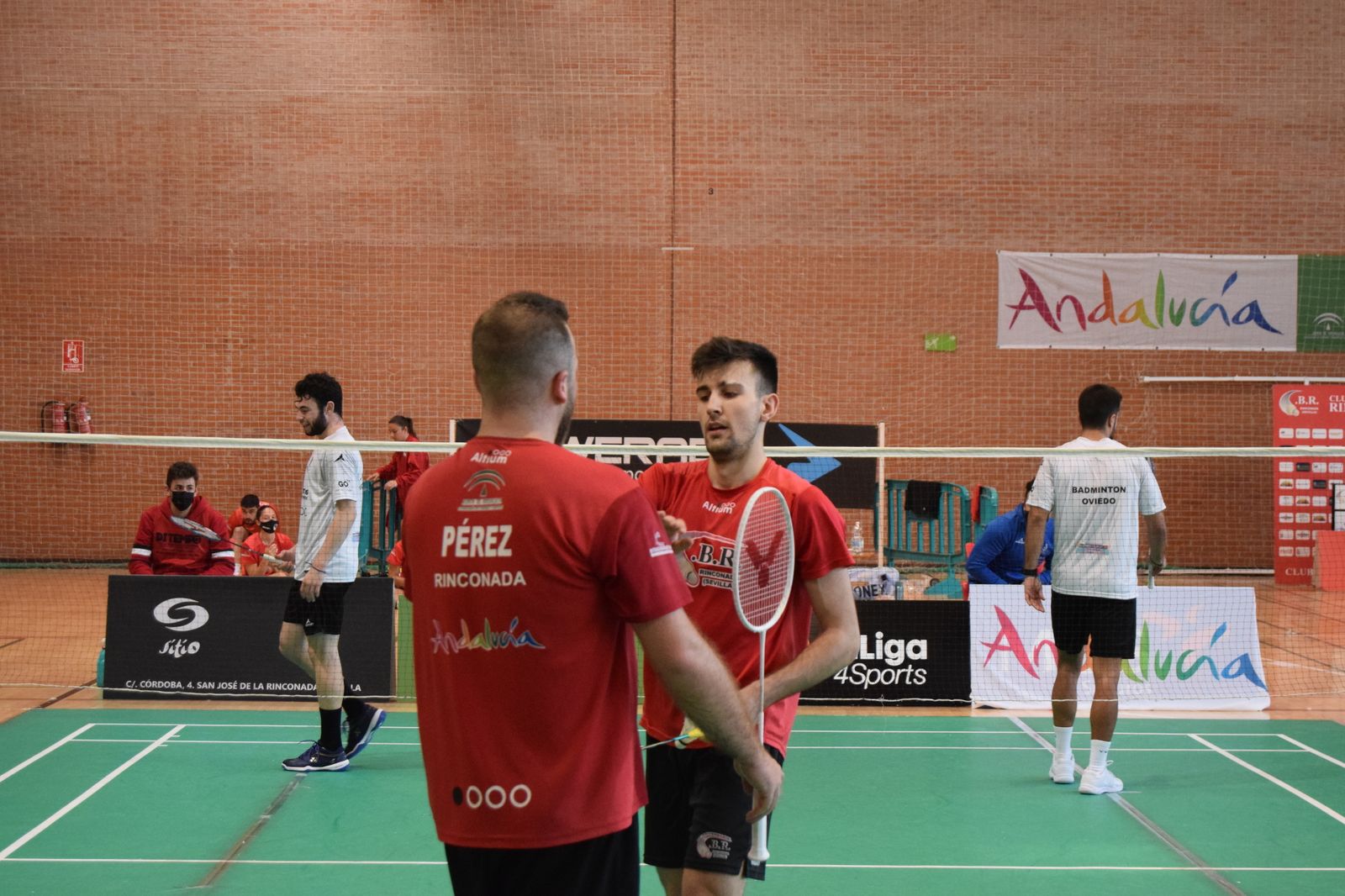 Los jugadores del Rinconada celebran un punto.