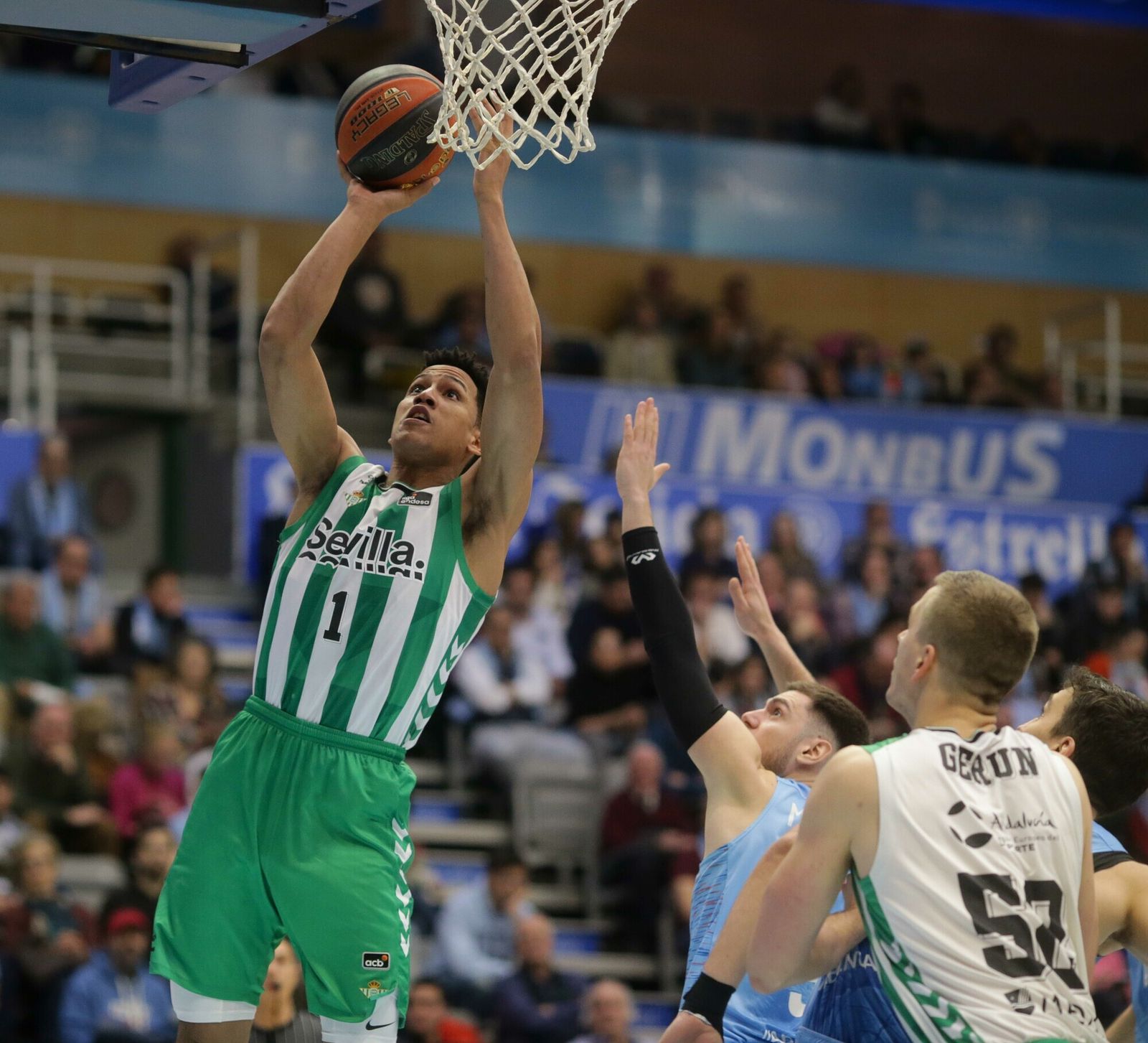 Las fotos del triunfo del Betis Baloncesto sobre el Breogán