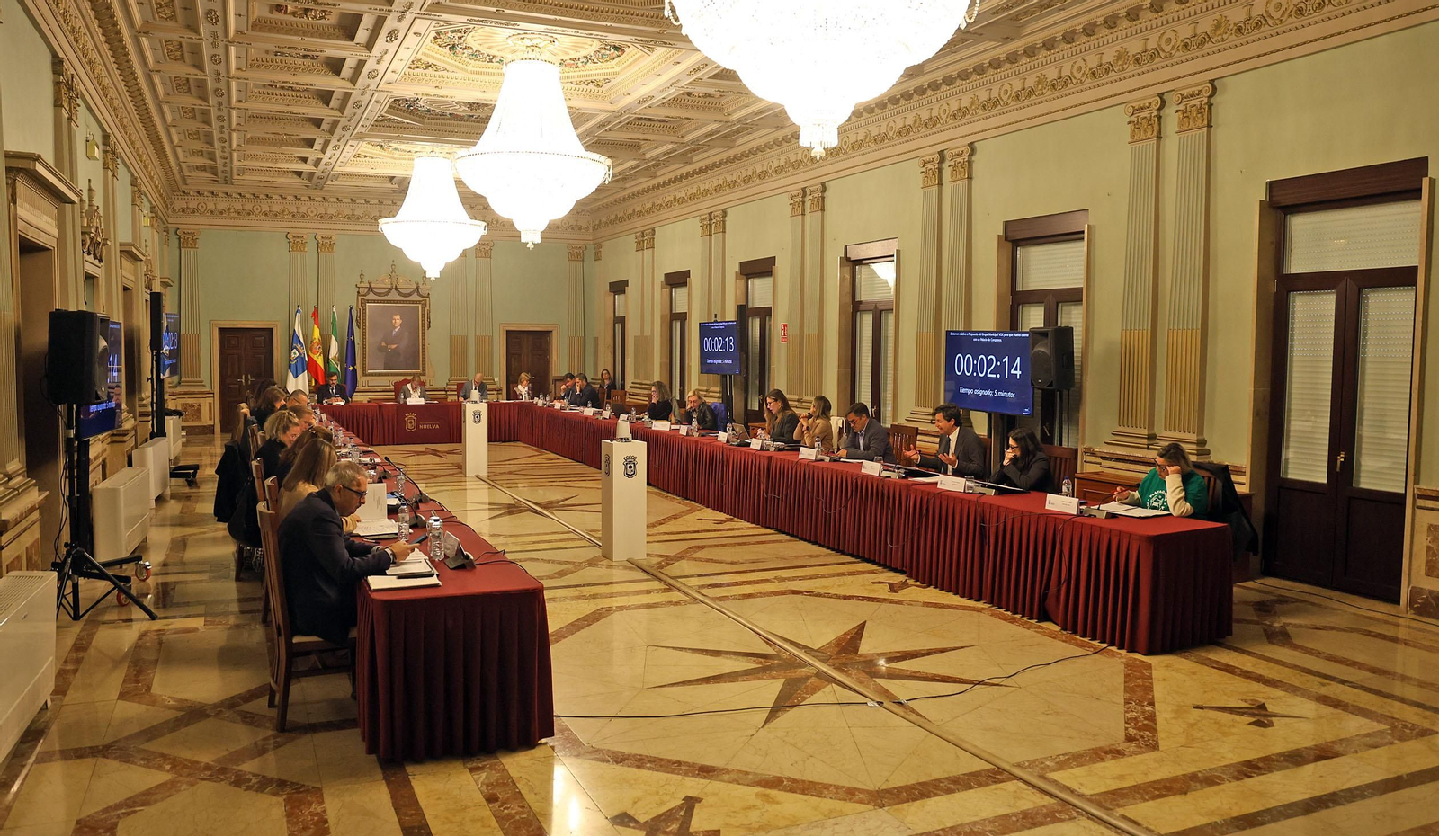 Imágenes de la sesión plenaria del Ayuntamiento de Huelva