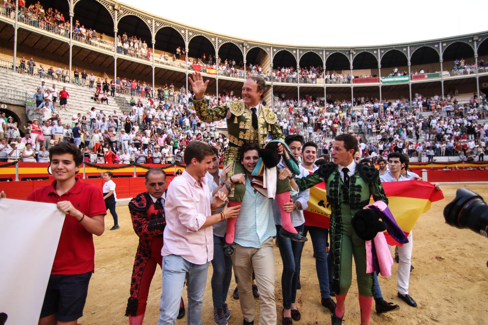 La esencia de Pepe Luis, el gusto de Morante y la raza de Cayetano