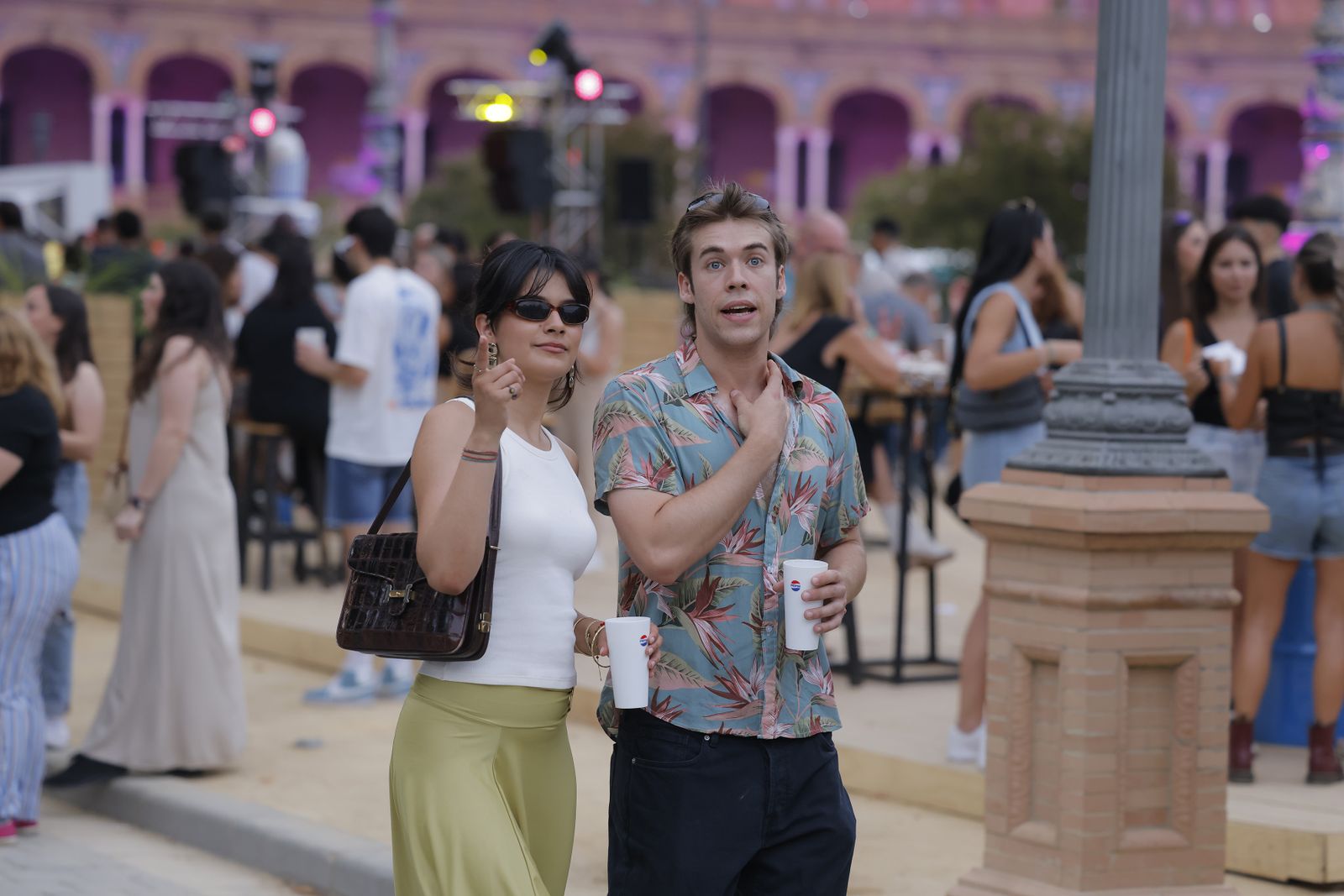 Búscate en las fotos del concierto de Bizarrap