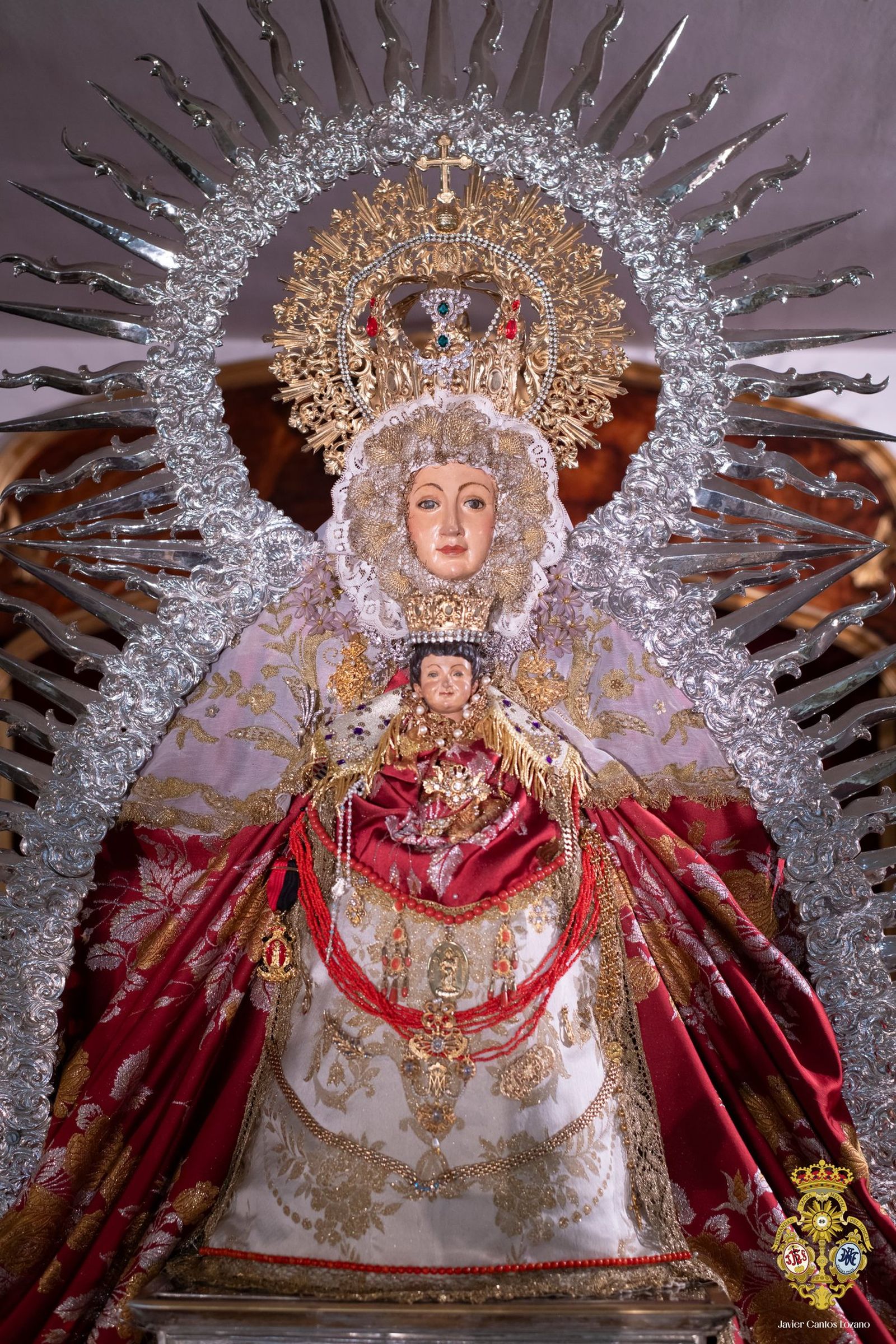 La Virgen del Juncal preparada para su procesión