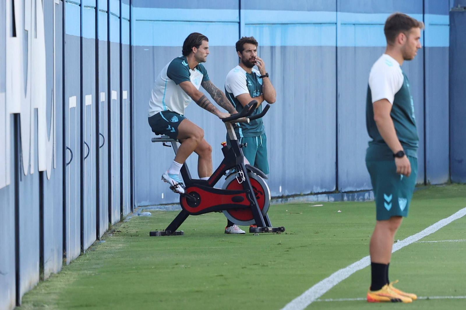 Eneko Jauregi se ejercita en su primer día como jugador del Málaga CF