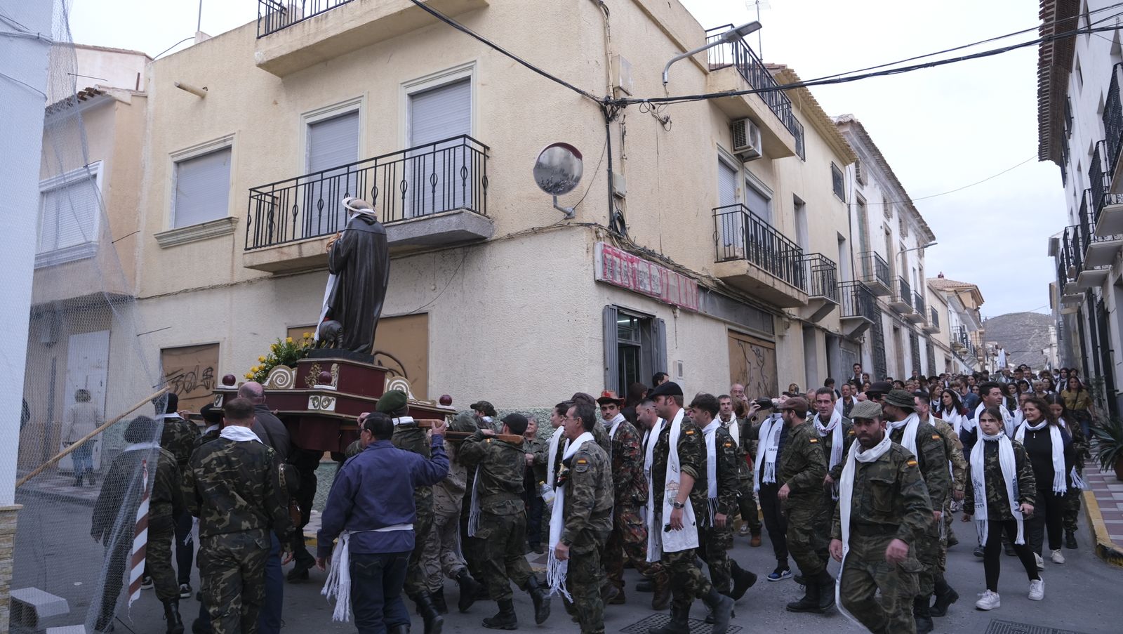 Imágenes de la procesión y carretillas de Cantoria