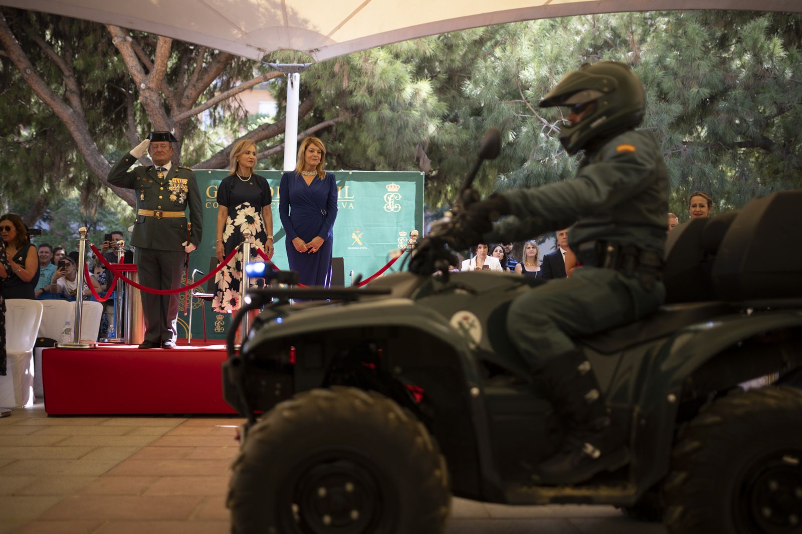 Imágenes de los actos de celebración de la festividad de la patrona de la Guardia Civil, la Virgen del Pilar.