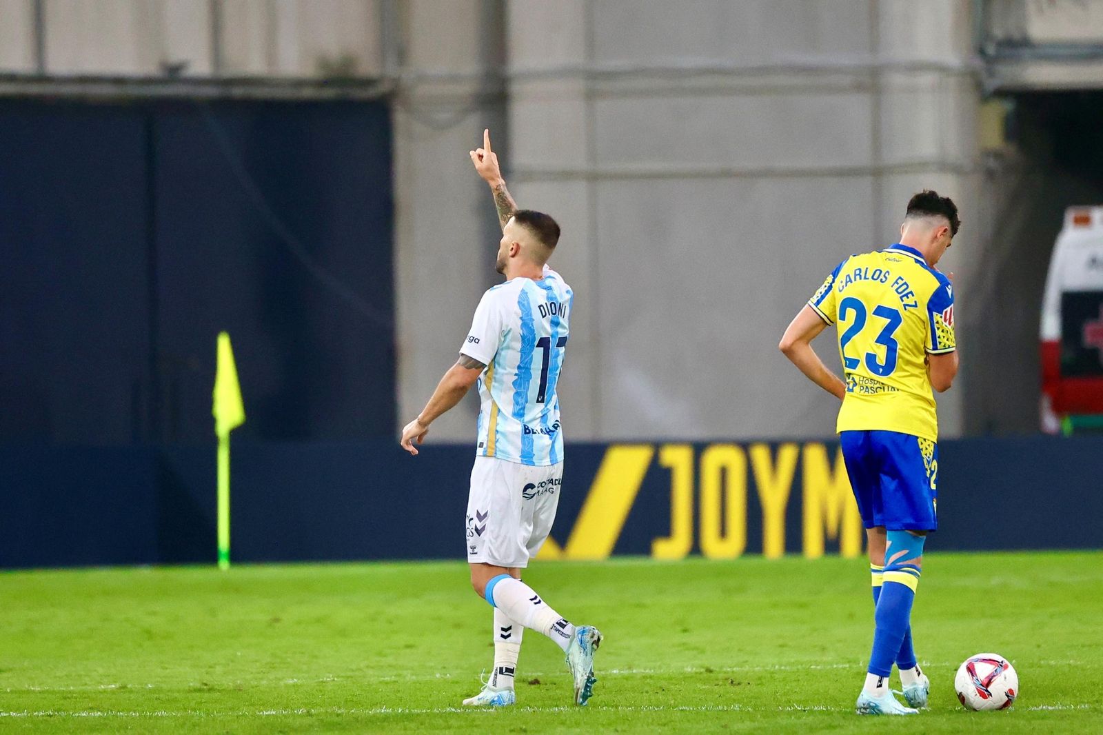Dioni celebra un gol en el Nuevo Mirandilla la temporada pasada.