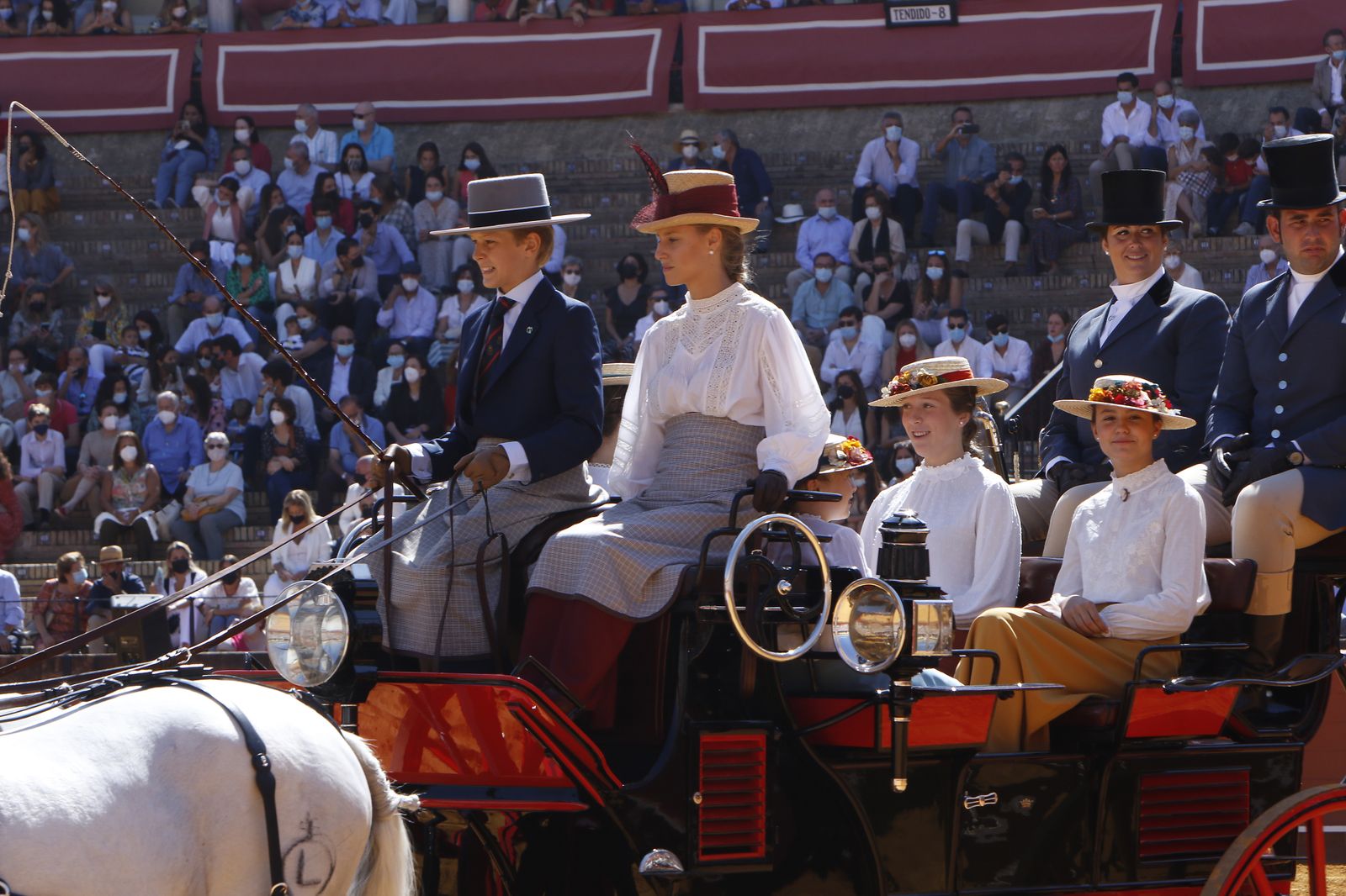 Exhibición de Enganches