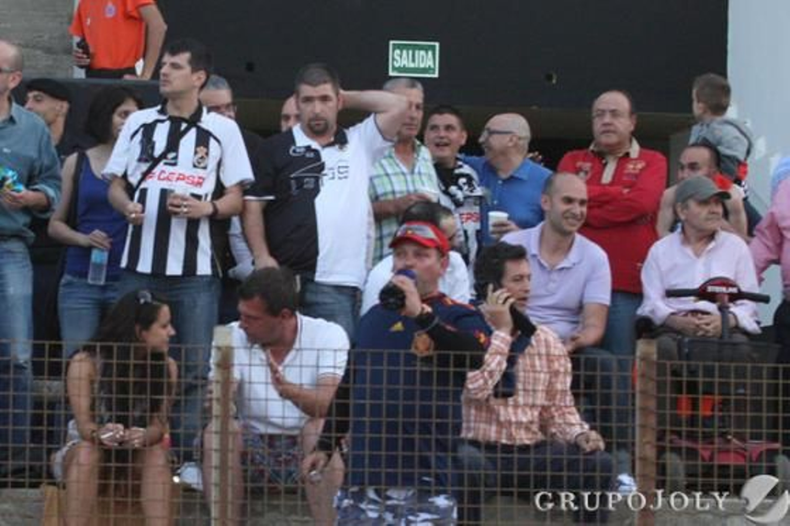 La Balona saca a relucir su calidad para dar un vuelco al resultado con un hombre menos.

Foto: Paco Guerrero