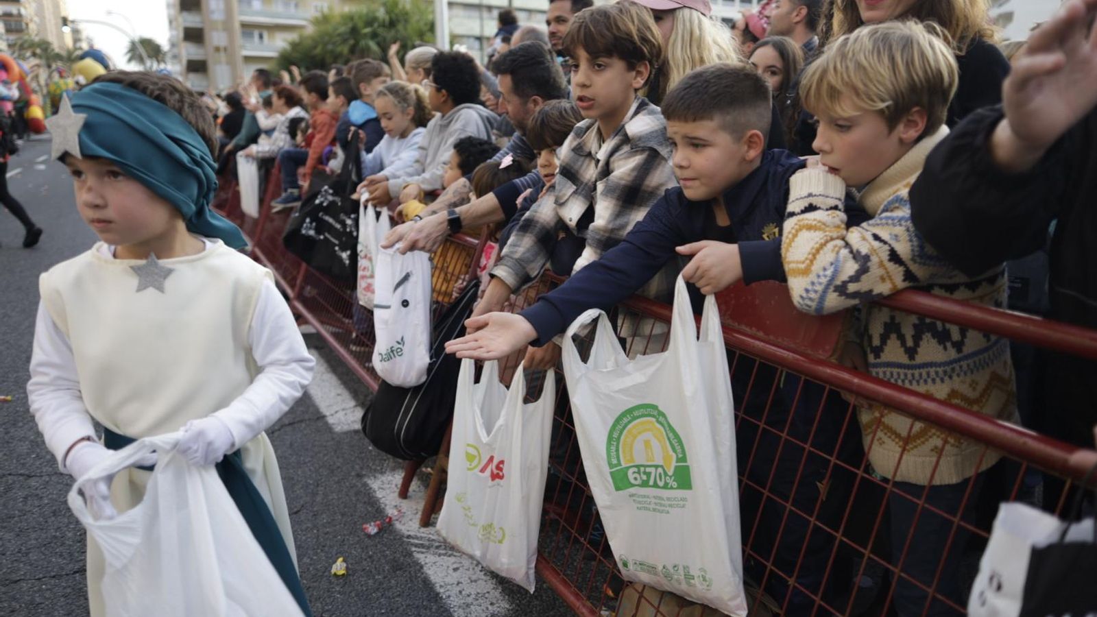 Todas las imágenes de SS.MM. los Reyes Magos en Cádiz: Visitas, cabalgata, horarios y recorrido