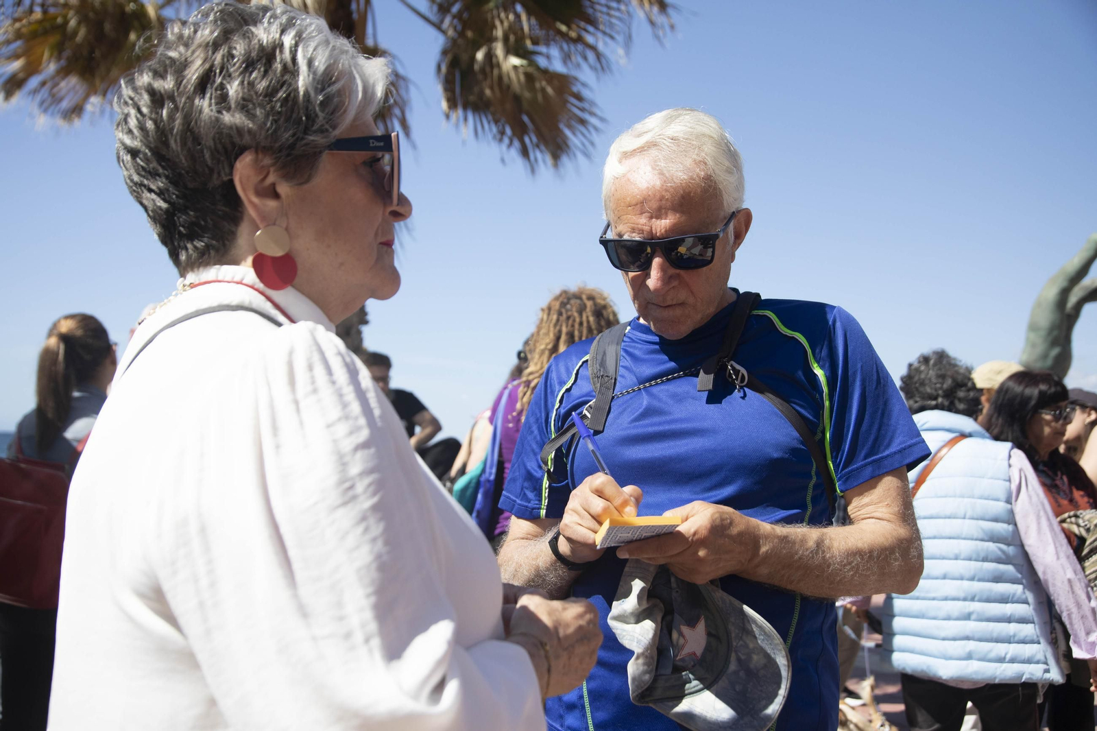 Imágenes de la manifestación en contra del negocio de la vivienda en Almería