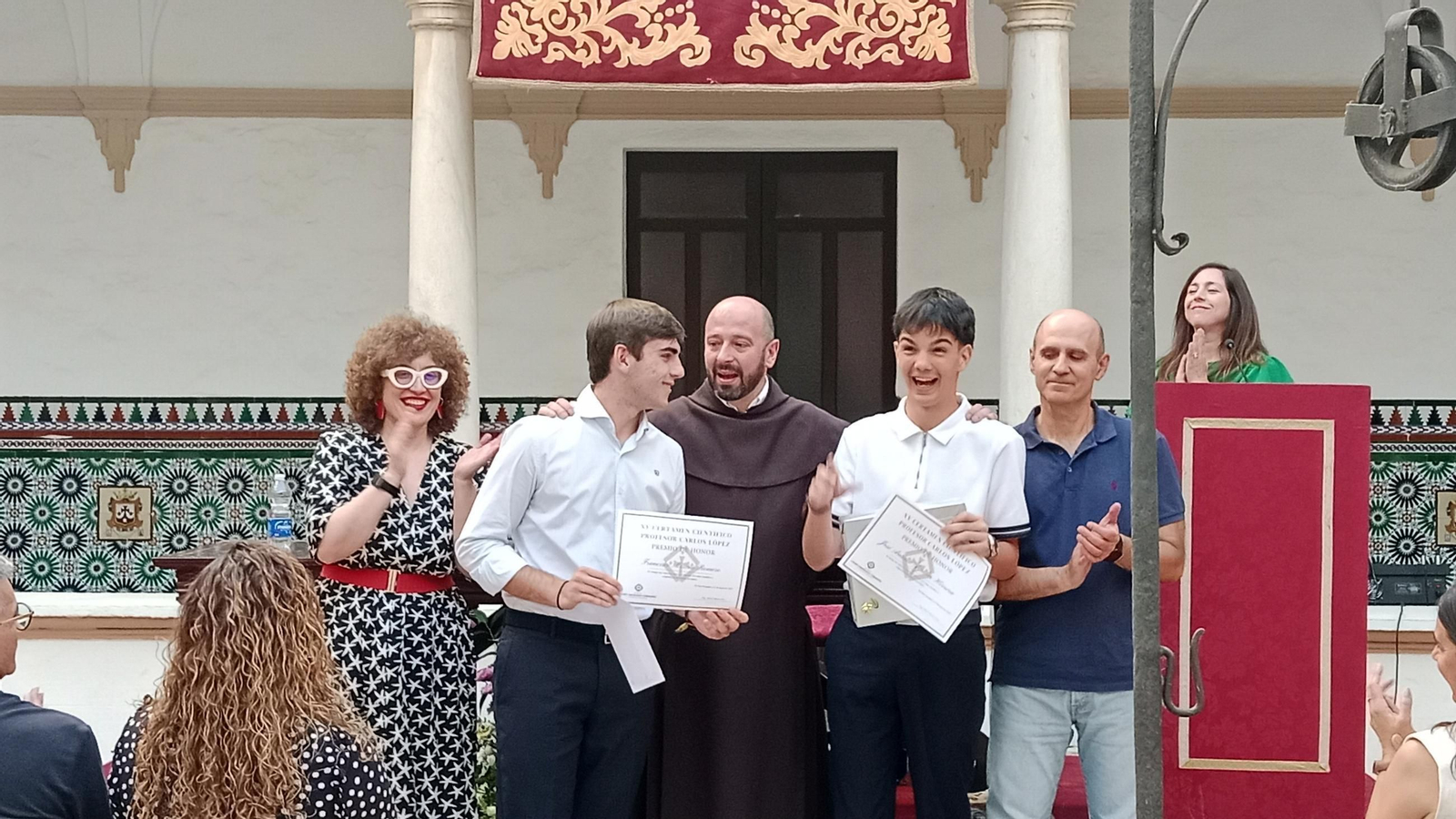 Entrega de premios del certamen escolar de ciencias Carlos López en San Fernando