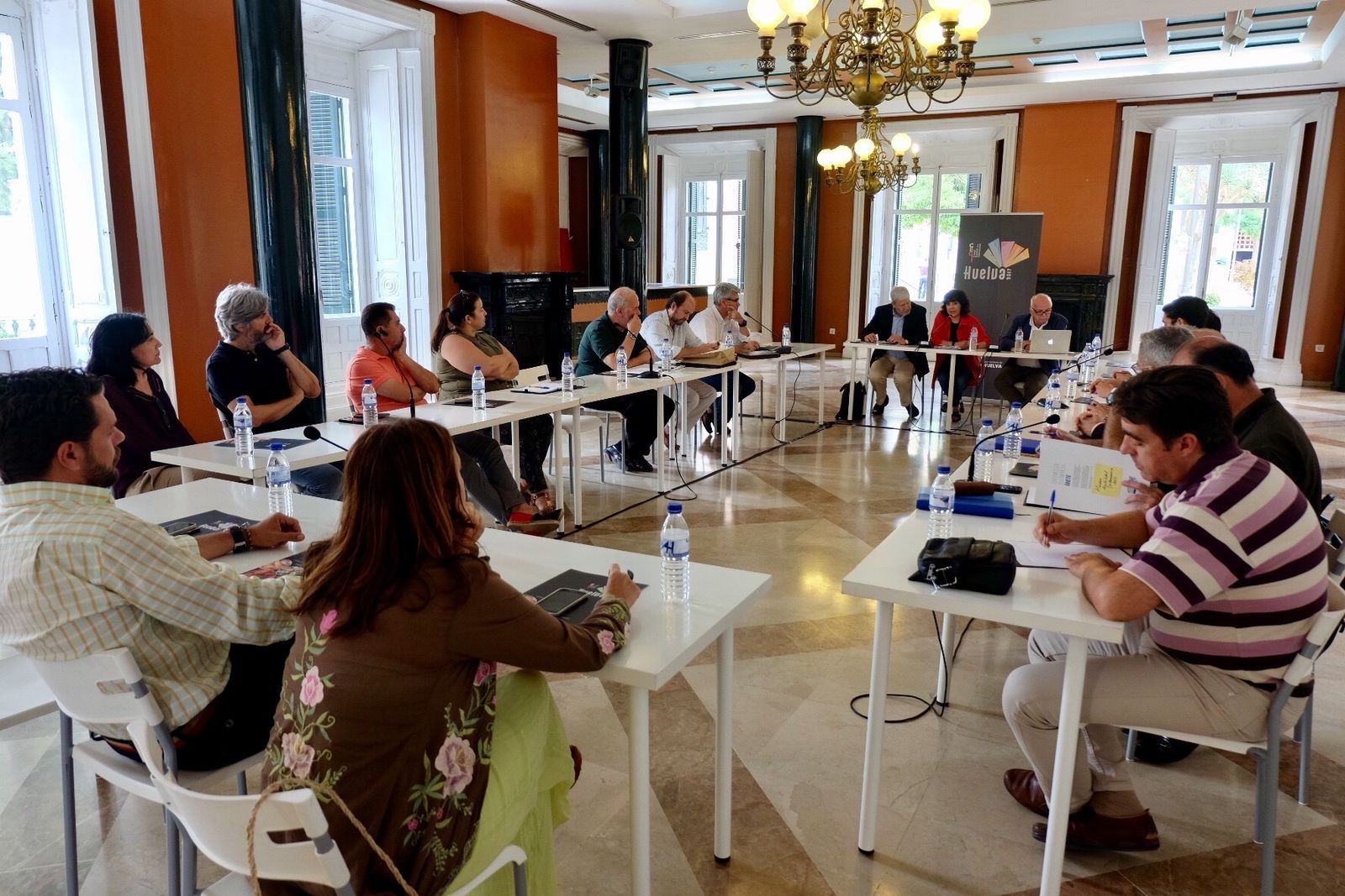 Un momento de la reunión del Comité Consultivo de la Capitalidad Gastronómica celebrado ayer en el Salón de Chimeneas de la Casa Colón.