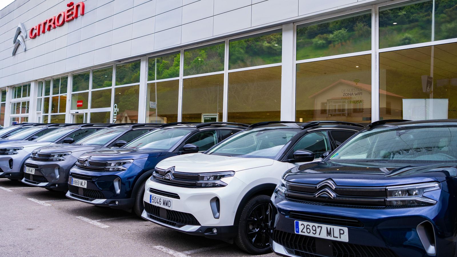 Desde su lanzamiento en 2018 hasta hoy del C5 Aircross se han vendido 318.000 unidades en Europa y casi un 15 por ciento de ellas en España. Desde su lanzamiento en 2018 hasta hoy del C5 Aircross se han vendido 318.000 unidades en Europa y casi un 15 por ciento de ellas en España.