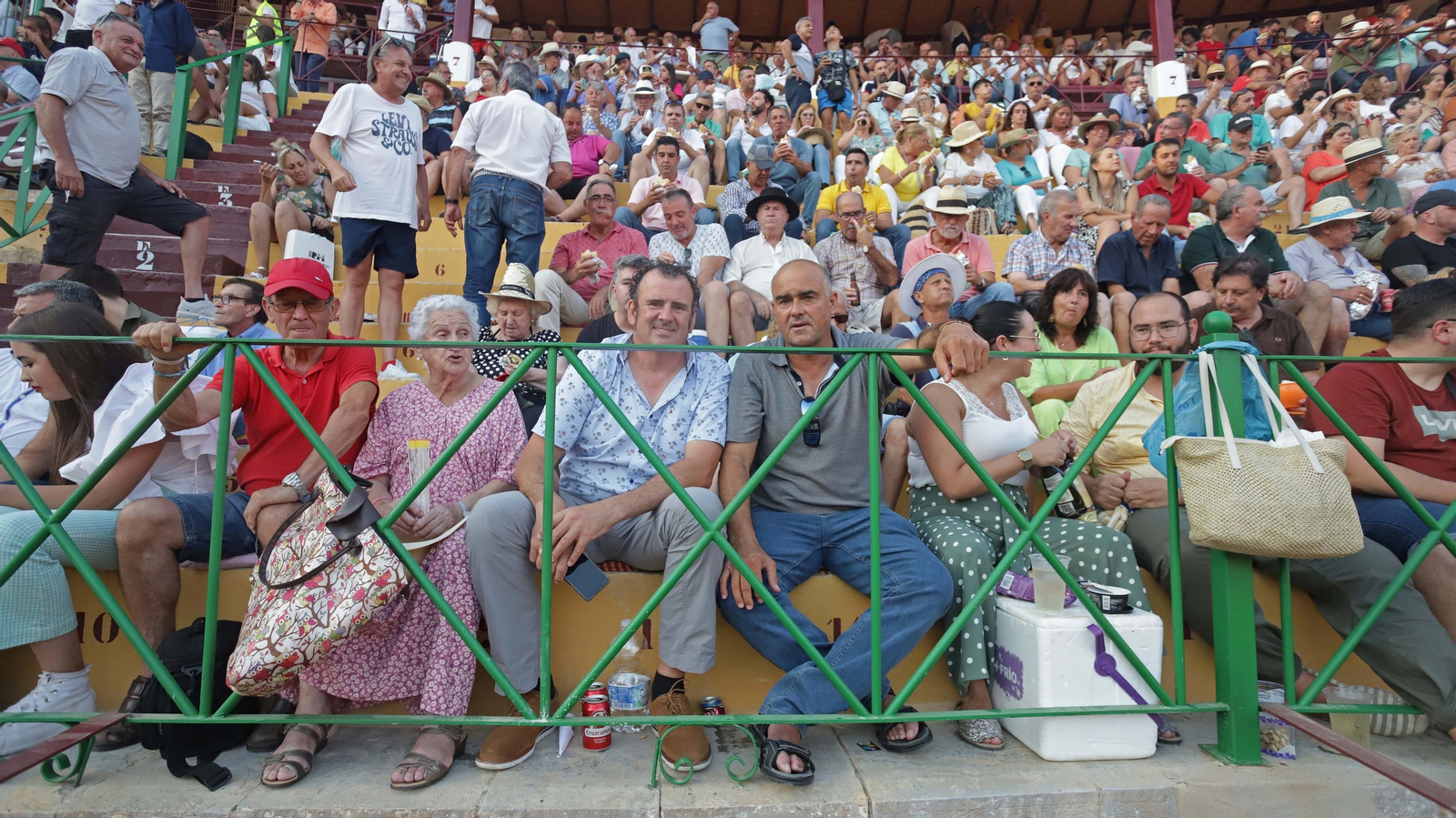 Ambiente en la corrida del viernes de la Feria de La Línea