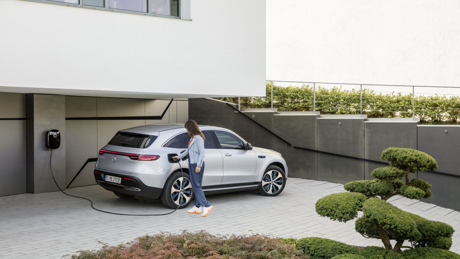 Las ventas de eléctricos e híbridos enchufables deben permitir a las marcas que hoy superan los límites cumplir con la norma para evitar sanciones.