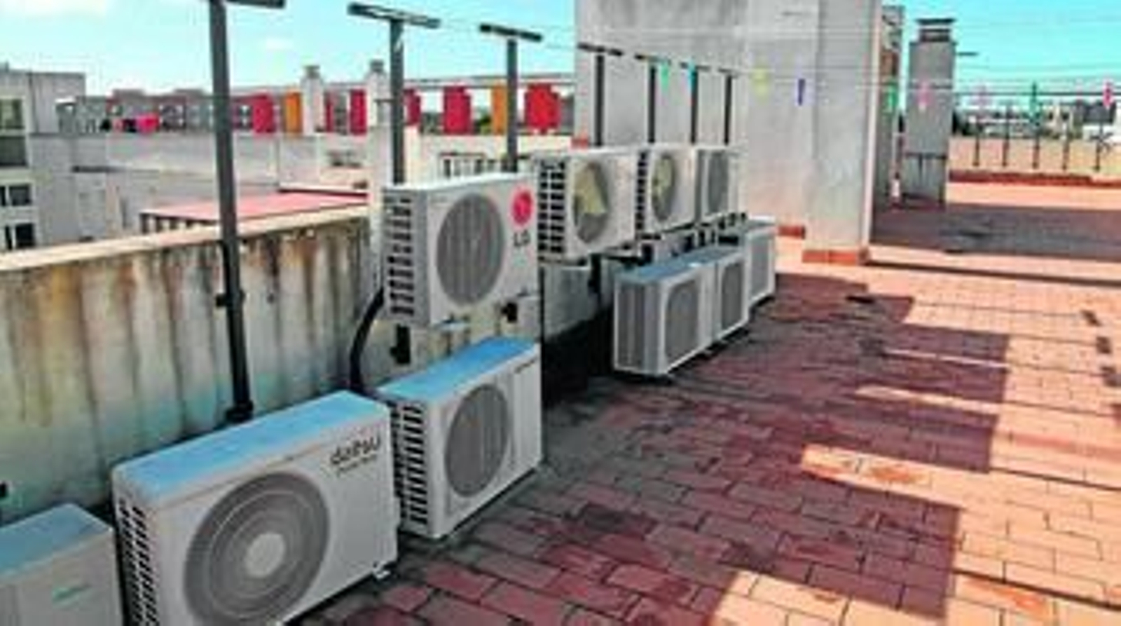 Panorámica de la azotea en la que tuvo lugar el robo de tubos de cobre.