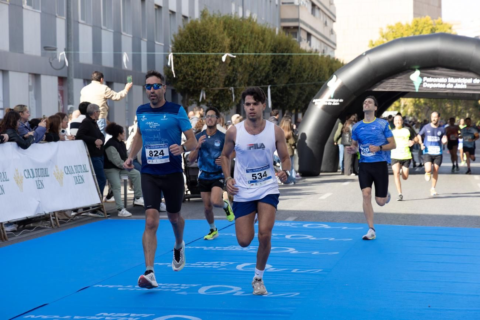 En imágenes: multitudinaria e histórica XXIX Media Maratón 'Ciudad de Jaén' y 10k en memoria de Paco Manzaneda