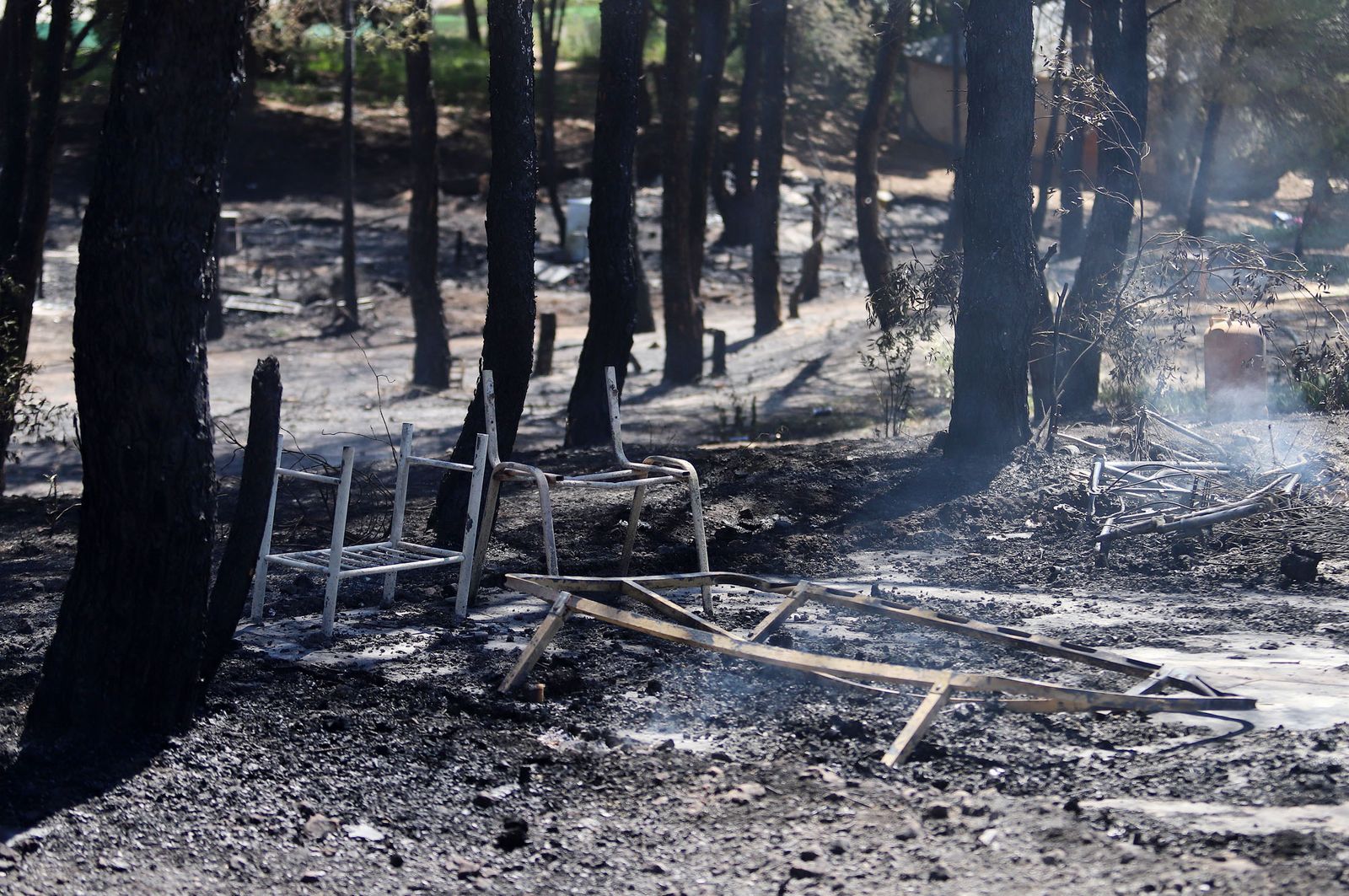Imágenes del incendio de chabolas en Lucena del Puerto