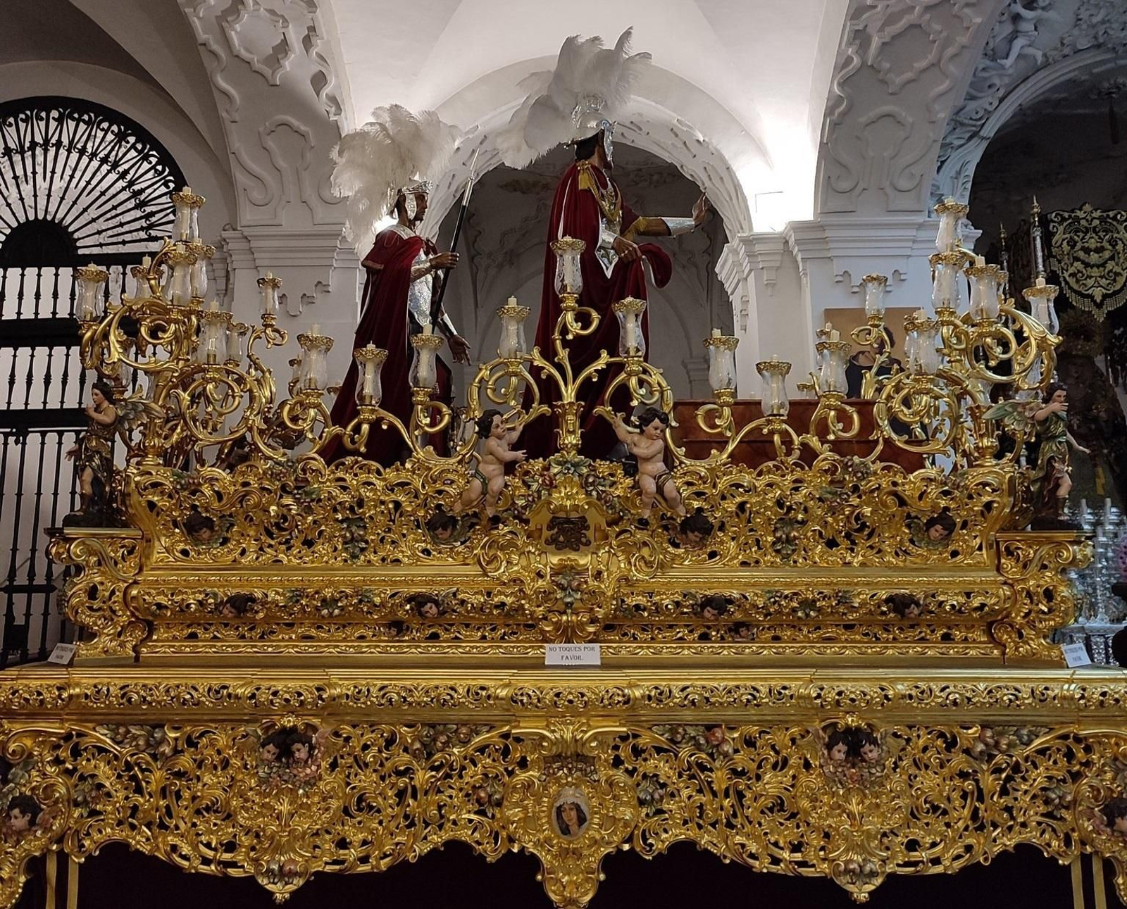 El misterio de Cigarreras, en la iglesia de Santo Domingo con su nueva disposición.