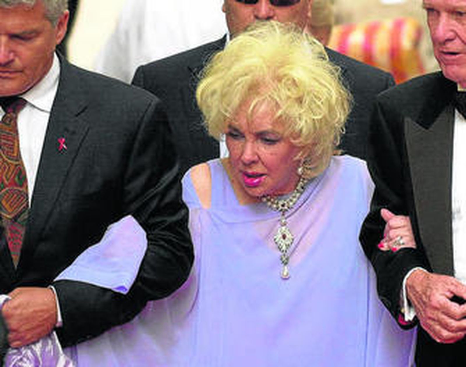 Elizabeth Taylor se casa por novena vez y lo hará con el representante Jason Winters